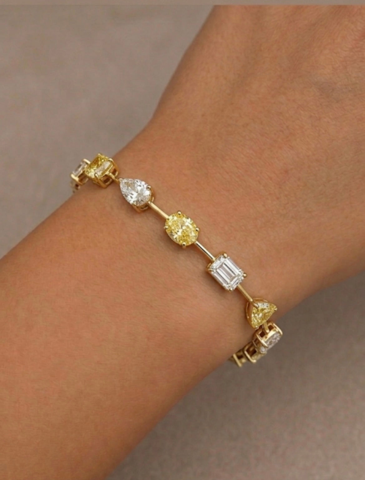 14KT Yellow Gold Mixed Cut Fancy Yellow & White  Diamond Bracelet 8.49ctw
